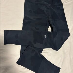 ALO Yoga Black Camo Leggings